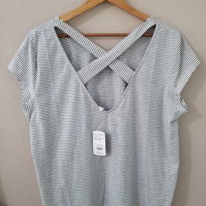 Simple by Suzanne Betro Cross Back Tunic Tee Top